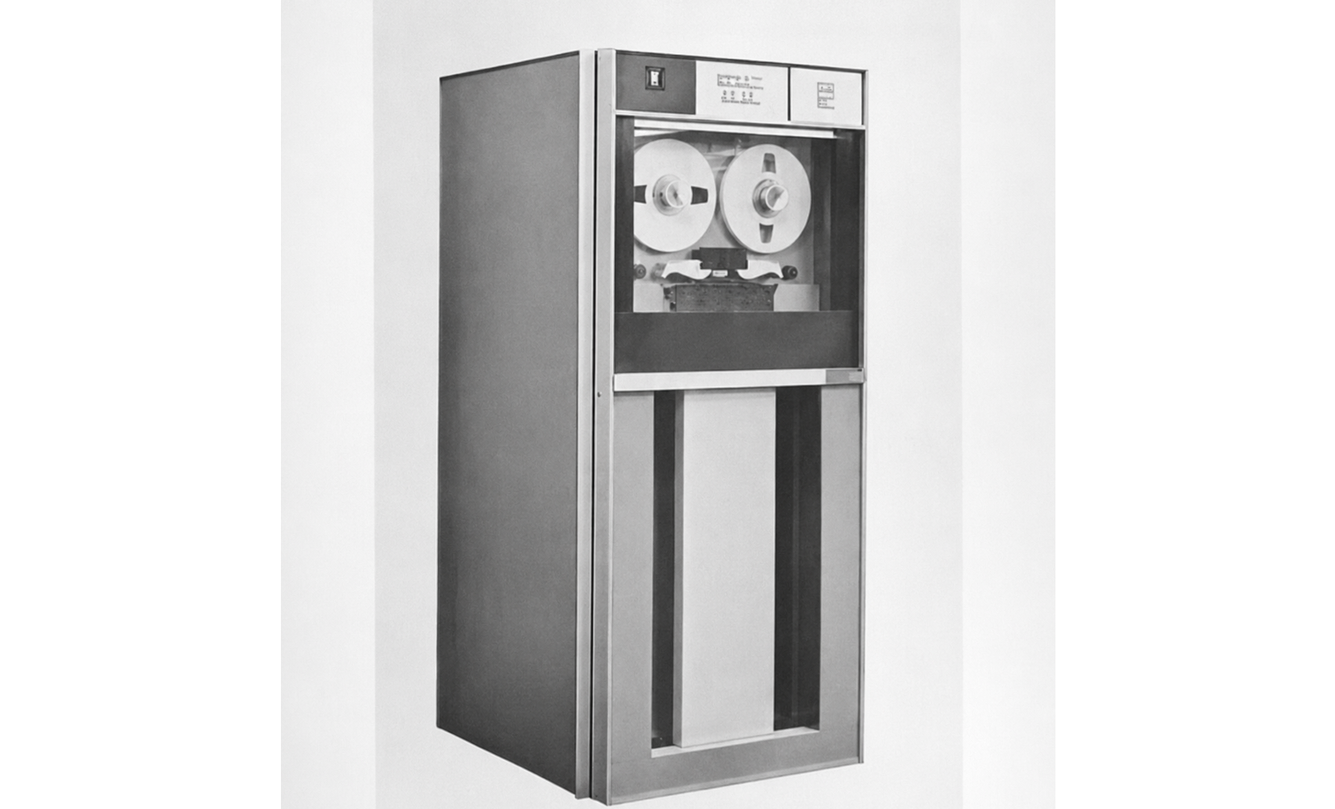 Magnetic Tape Transport Type 570