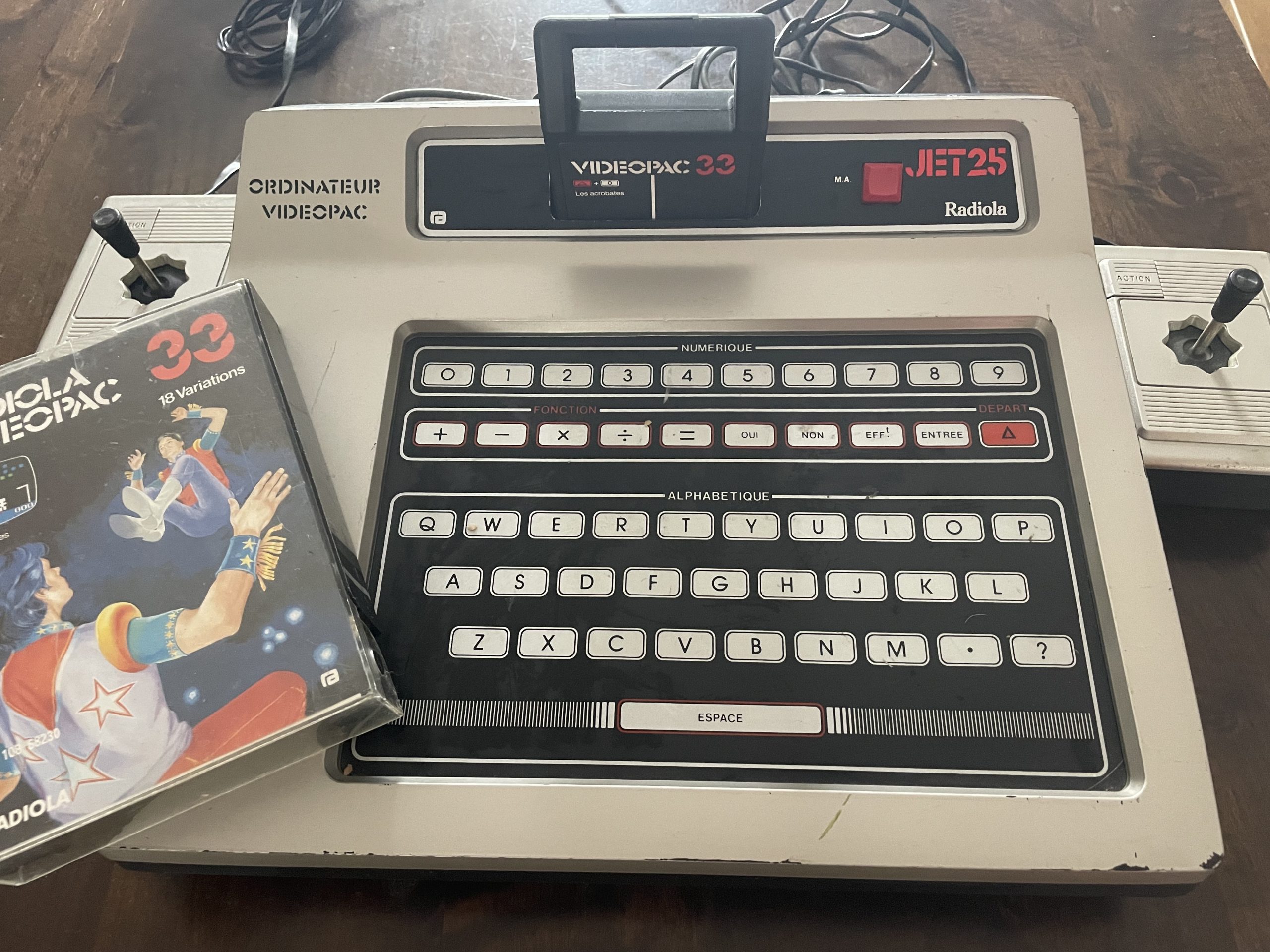 Radiola Jet 25, version française du Philips Videopac G7000
